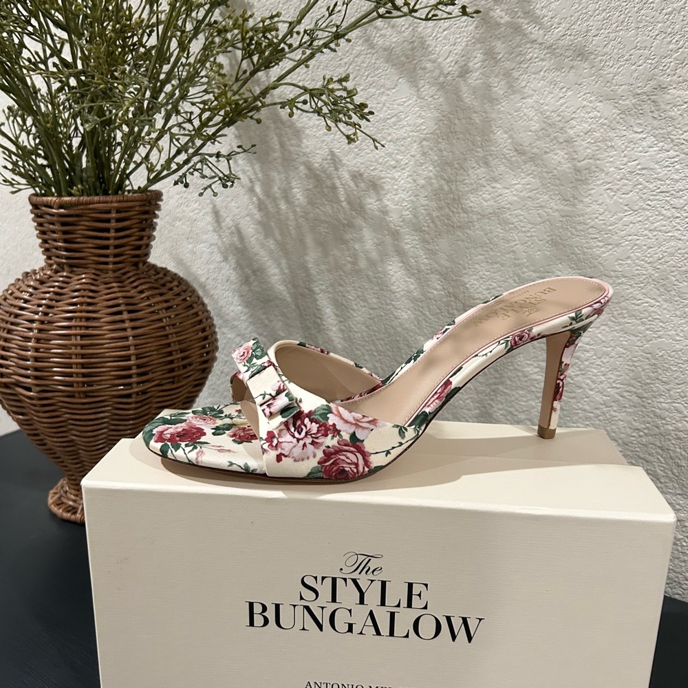 Antonio Melani Pink and Cream Floral Heels